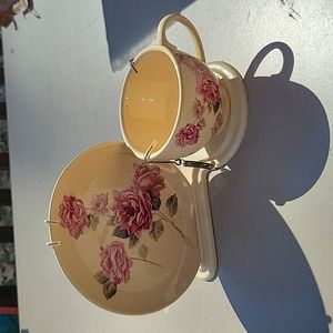 Teleflora Victorian Teacup Decor